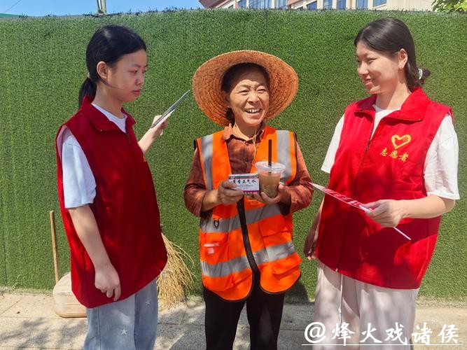 “青少年志愿者+专业社工”联动激活社区治理新动能