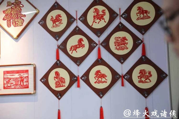 沪郊一群街坊的另类“忙年”：一张红纸、一把剪刀，共同剪出浓浓年味