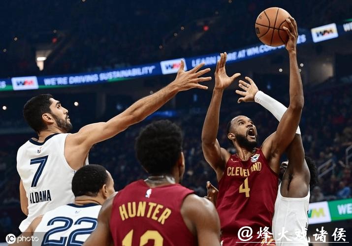 灰熊5连胜送鹈鹕7连败 杨21+11老鹰双杀骑士